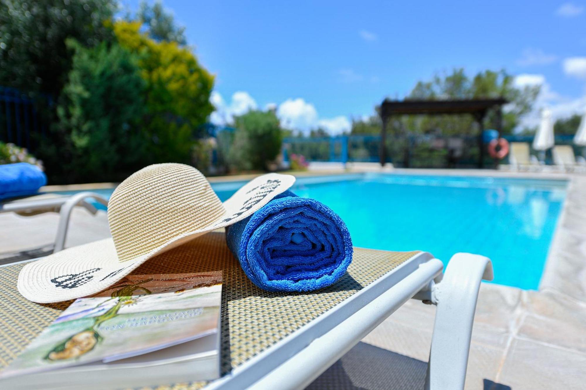 Azzurro Holiday Villas เปเยีย ภายนอก รูปภาพ