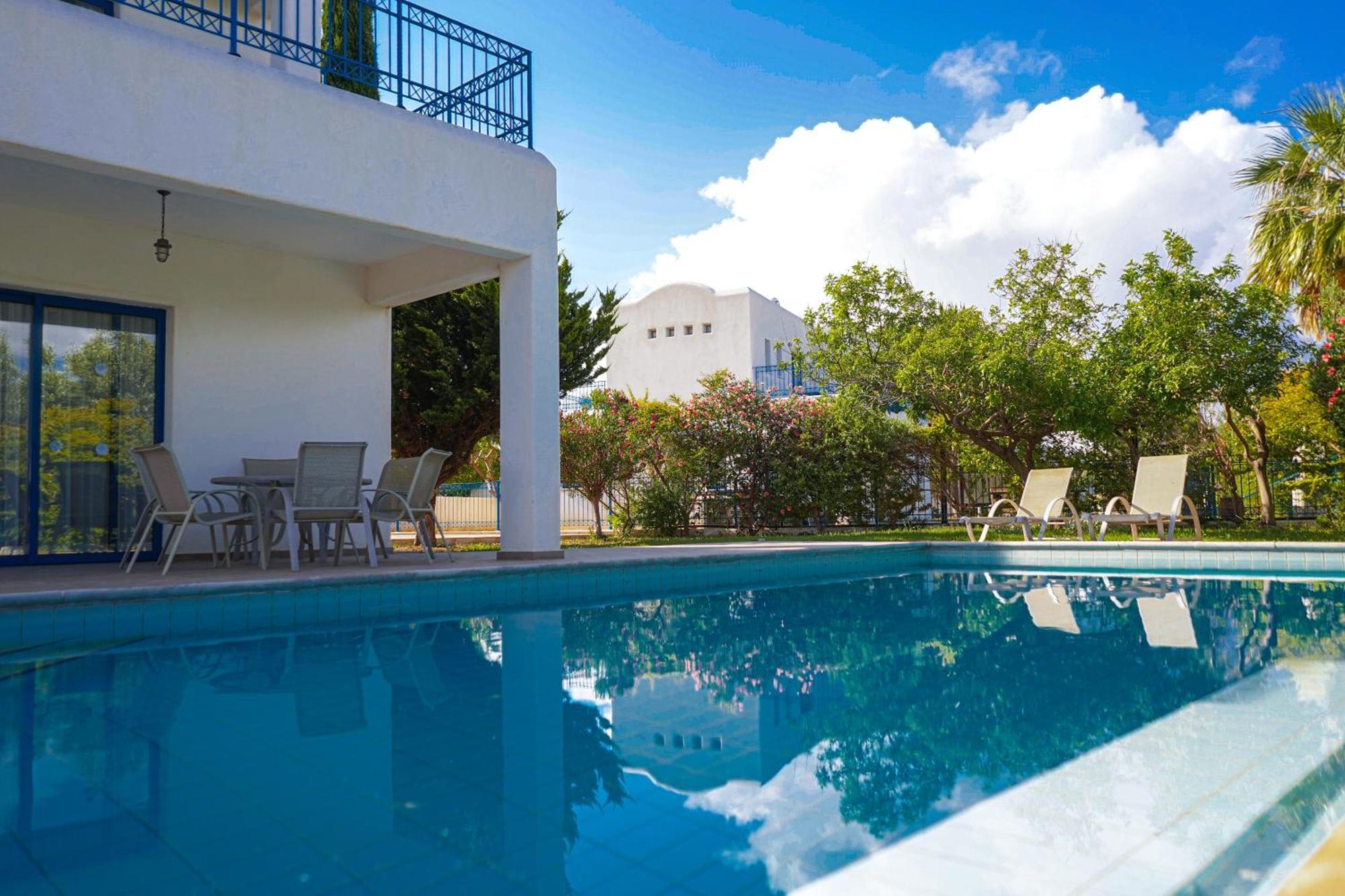 Azzurro Holiday Villas เปเยีย ภายนอก รูปภาพ