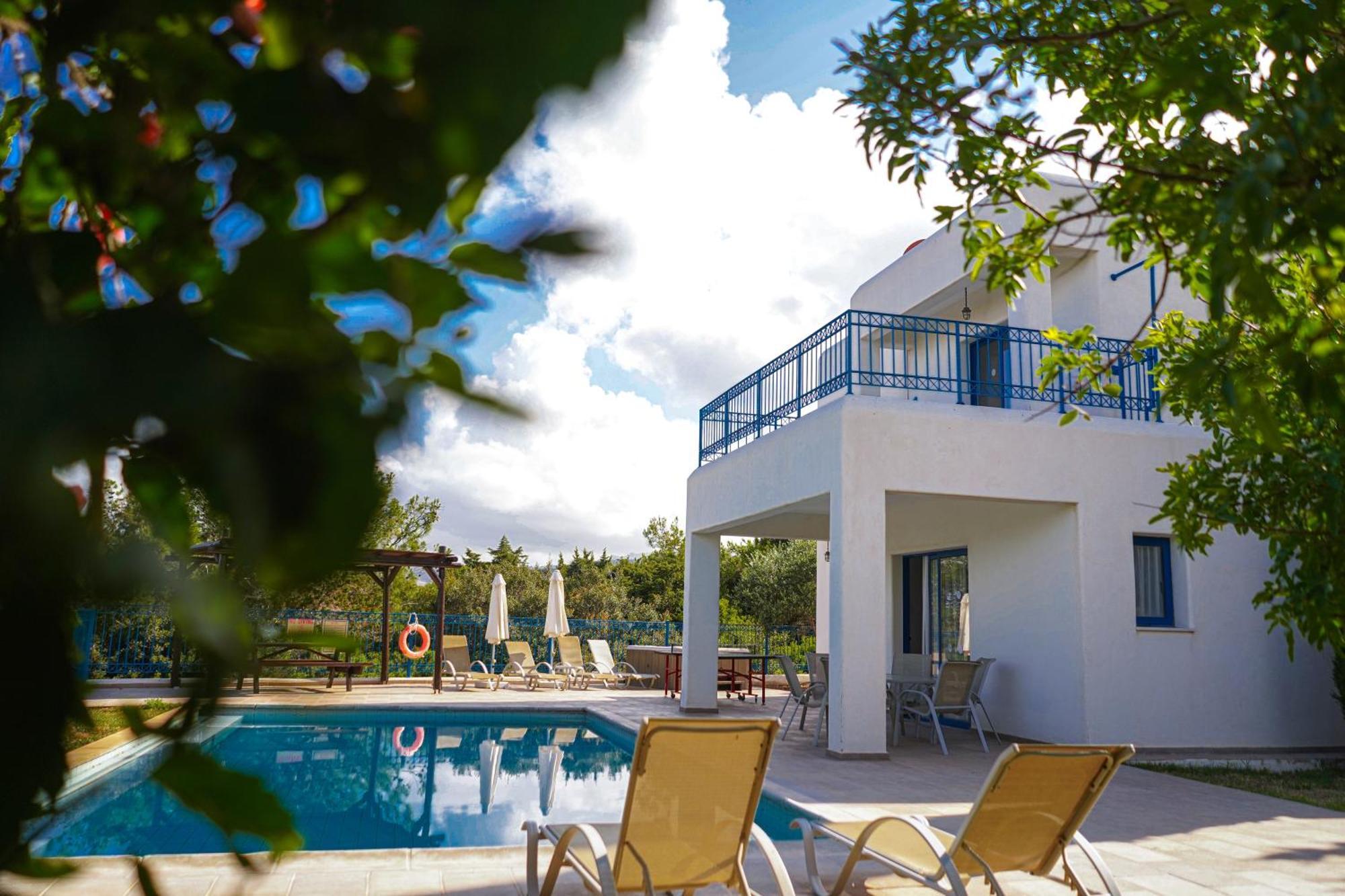Azzurro Holiday Villas เปเยีย ภายนอก รูปภาพ