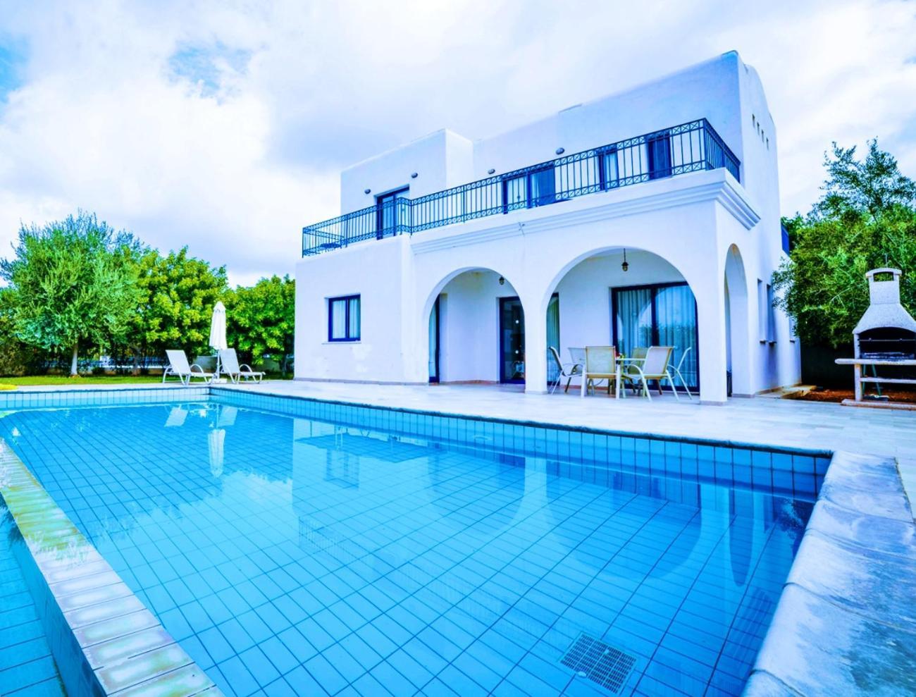 Azzurro Holiday Villas เปเยีย ภายนอก รูปภาพ