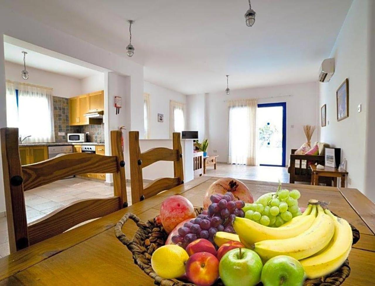 Azzurro Holiday Villas เปเยีย ภายนอก รูปภาพ
