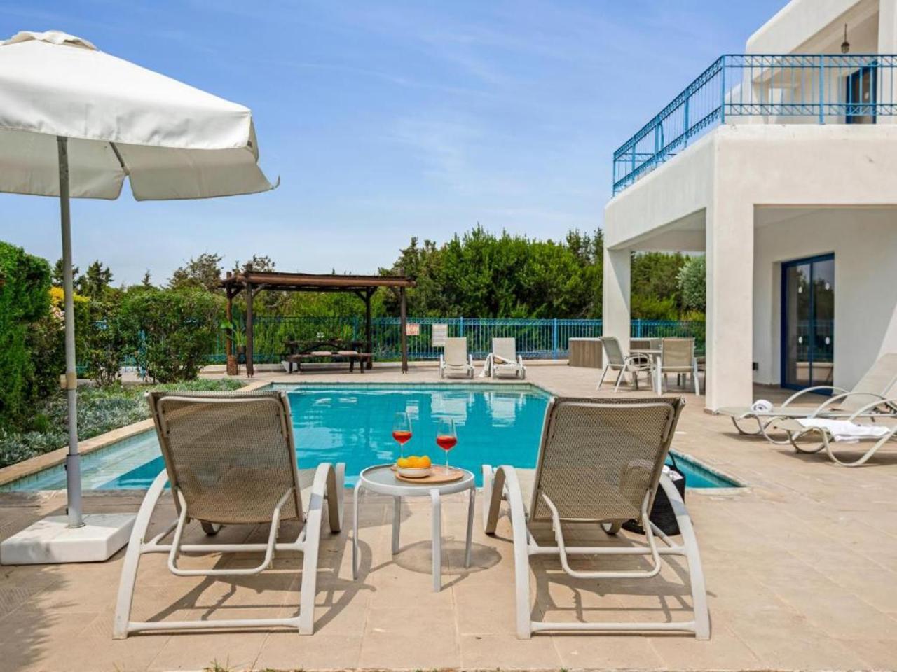 Azzurro Holiday Villas เปเยีย ภายนอก รูปภาพ
