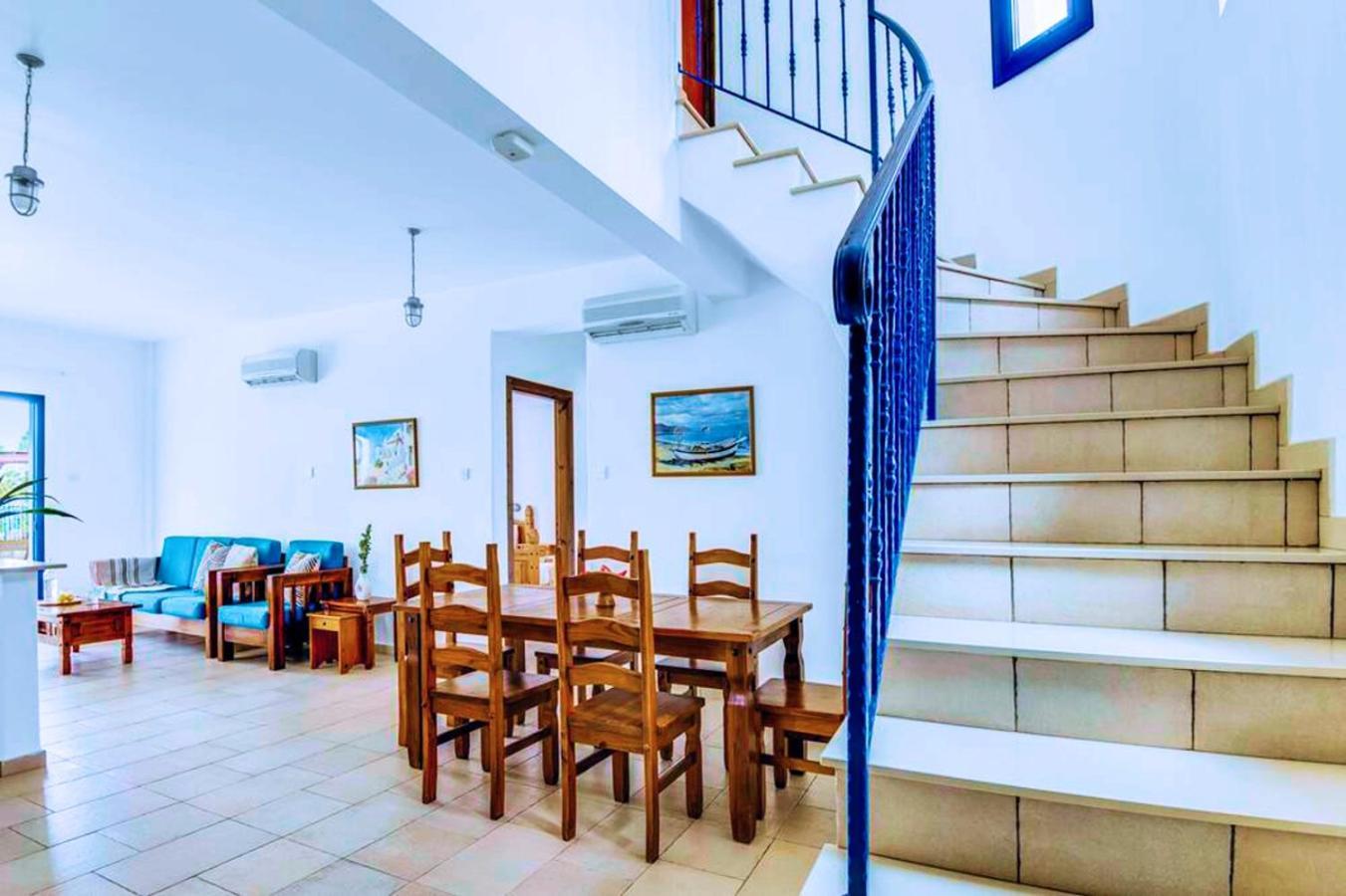 Azzurro Holiday Villas เปเยีย ภายนอก รูปภาพ